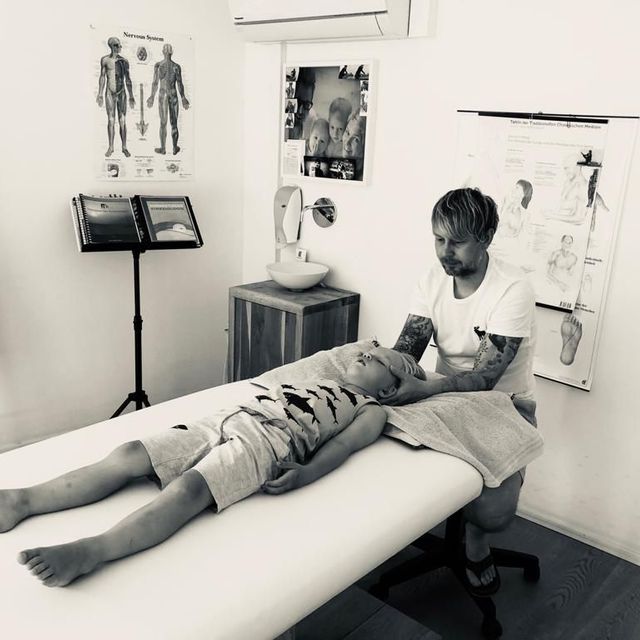Praxis für Osteopathie und Physiotherapie Koen Vlaeyen – Kind in der Physiotherapie